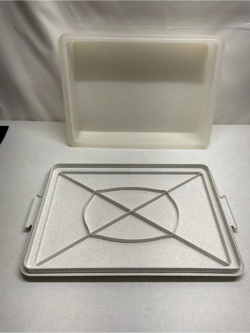 VTG Tupperware Rectangle Cake Keeper Container Gray Base Clear Lid